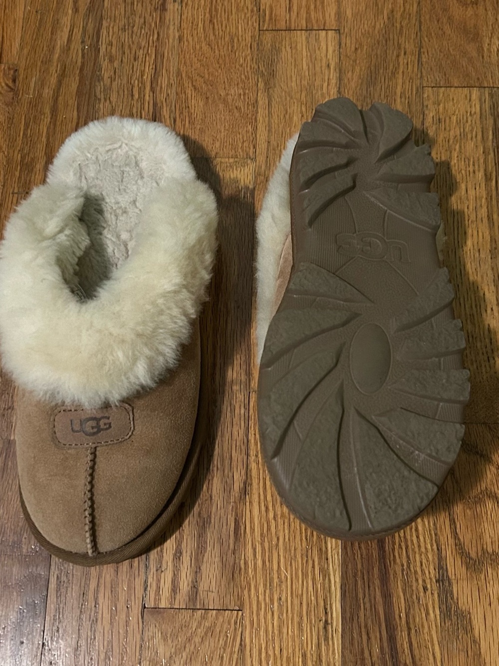 UGG Women's Chestnut Suede Sheepskin Clog Slippers with Cream Fur Collar - Picture 2 of 2
